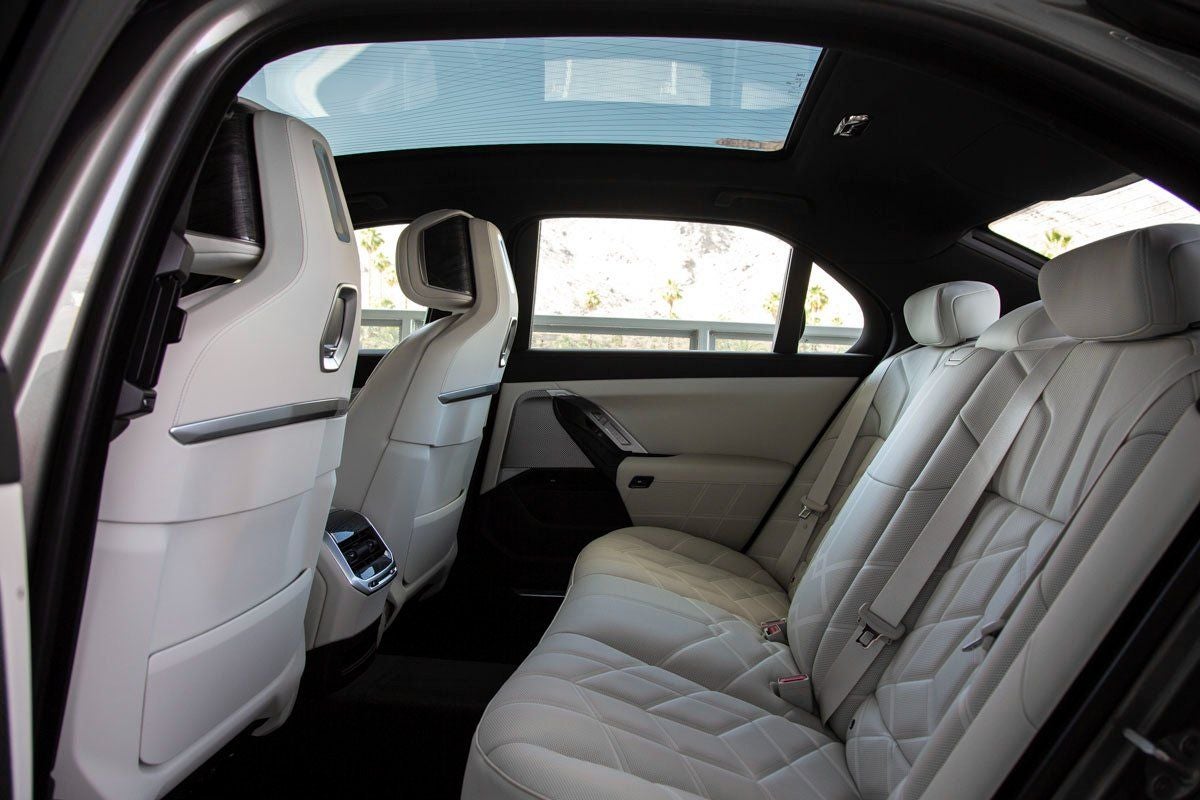 2025 BMW 740i 740i xDrive