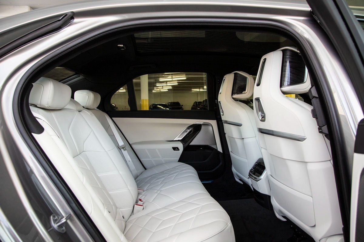 2025 BMW 740i 740i xDrive