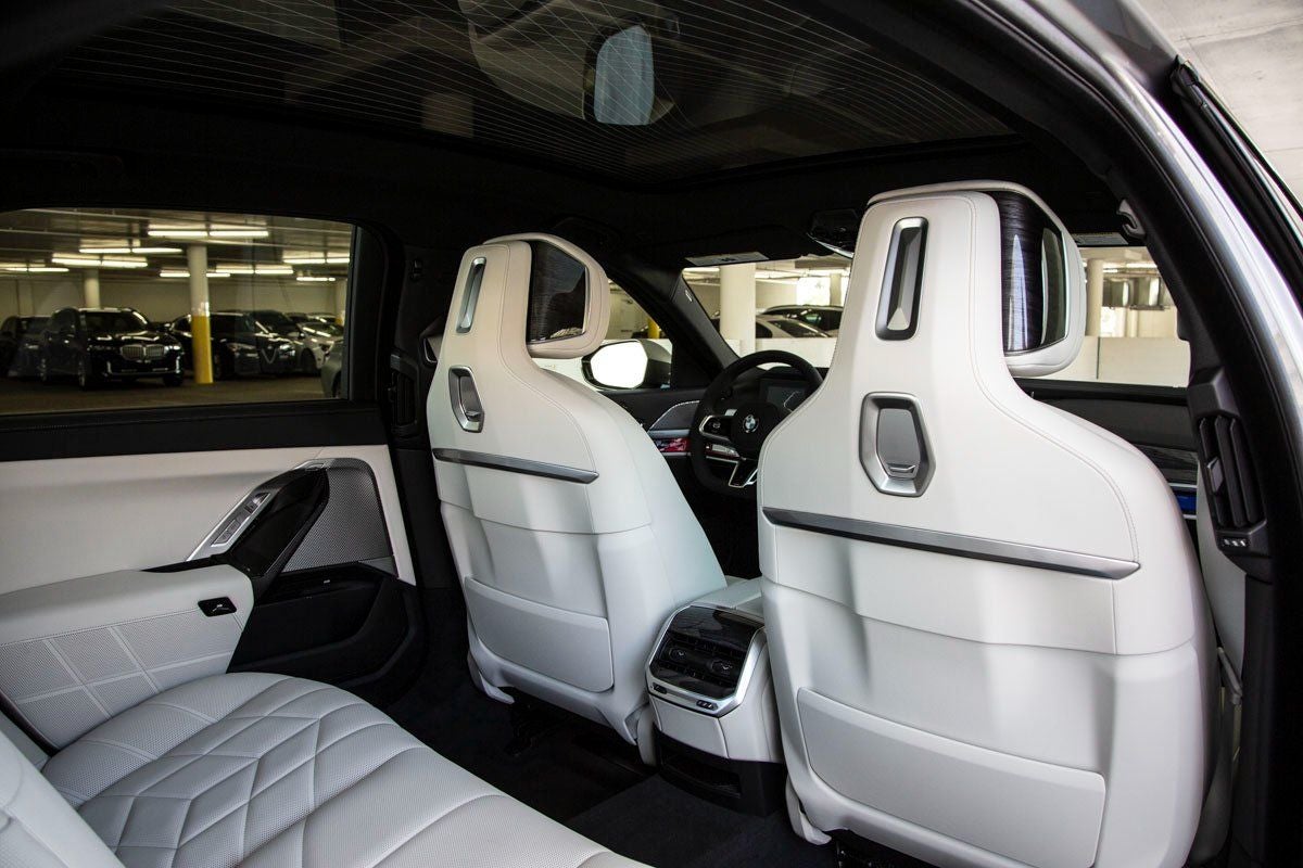 2025 BMW 740i 740i xDrive