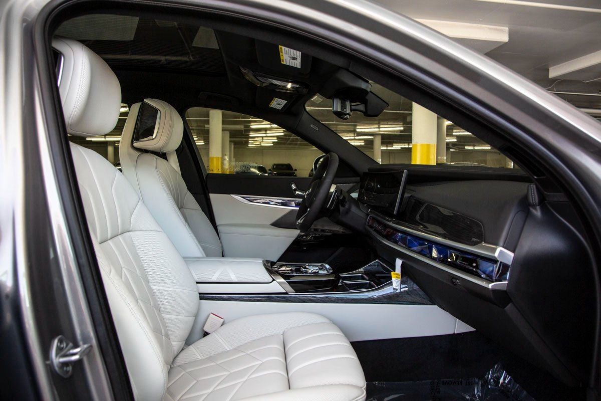 2025 BMW 740i 740i xDrive