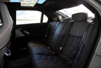 2025 BMW 760i 760i xDrive