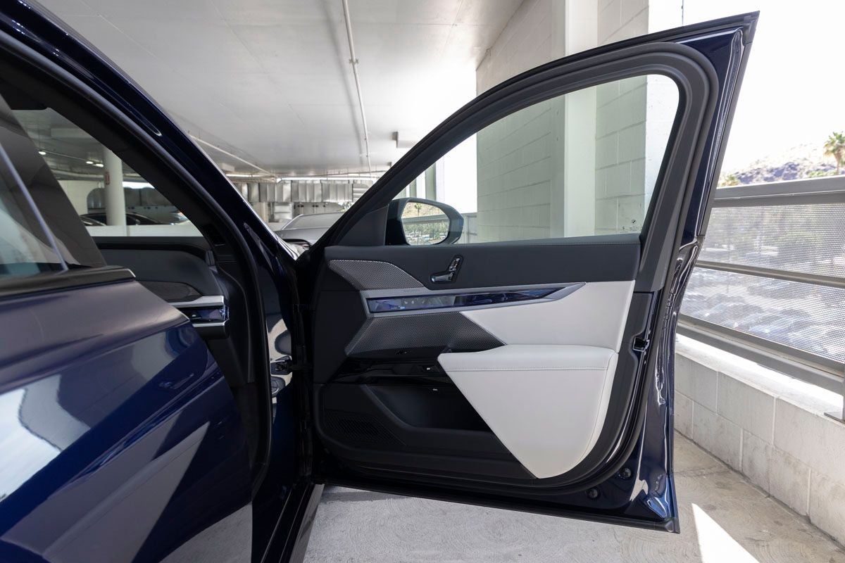 2026 BMW 7 Series 760i xDrive