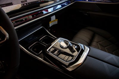2025 BMW 760i 760i xDrive