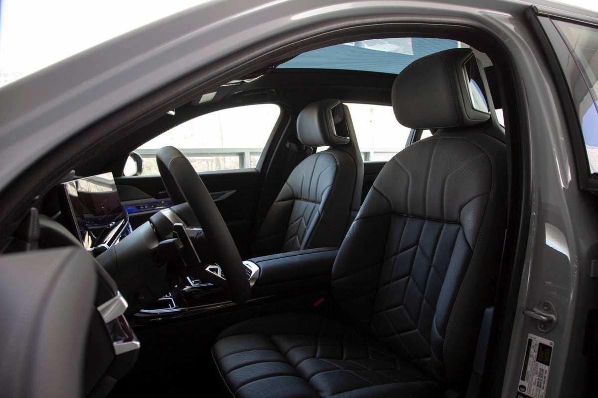 2025 BMW 760i 760i xDrive