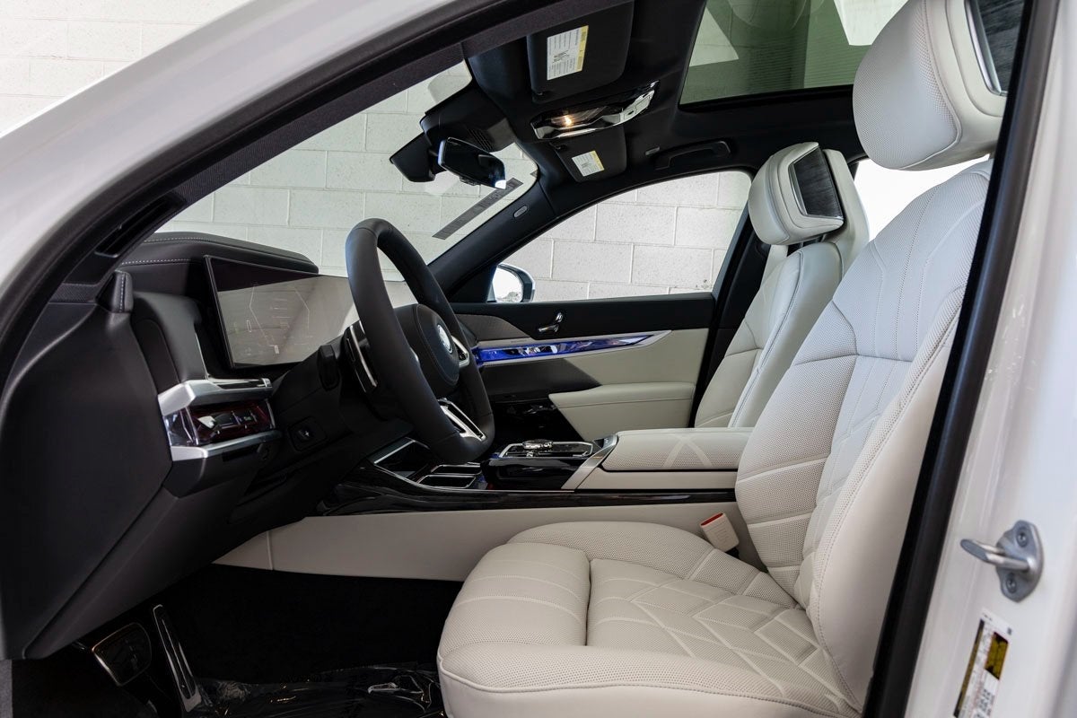 2026 BMW 750e xDrive 750e xDrive