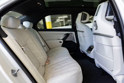 2026 BMW 750e xDrive 750e xDrive