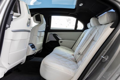 2026 BMW 7 Series 750e xDrive