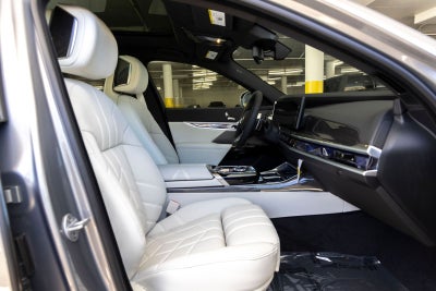 2026 BMW 7 Series 750e xDrive