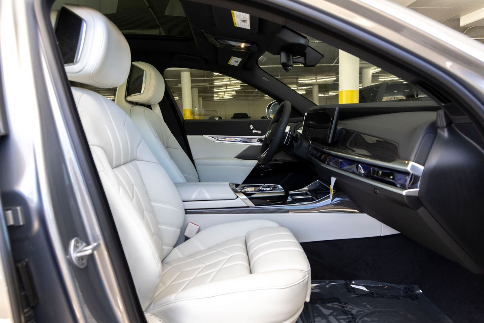 2026 BMW 7 Series 750e xDrive