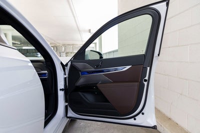 2026 BMW 750e xDrive 750e xDrive