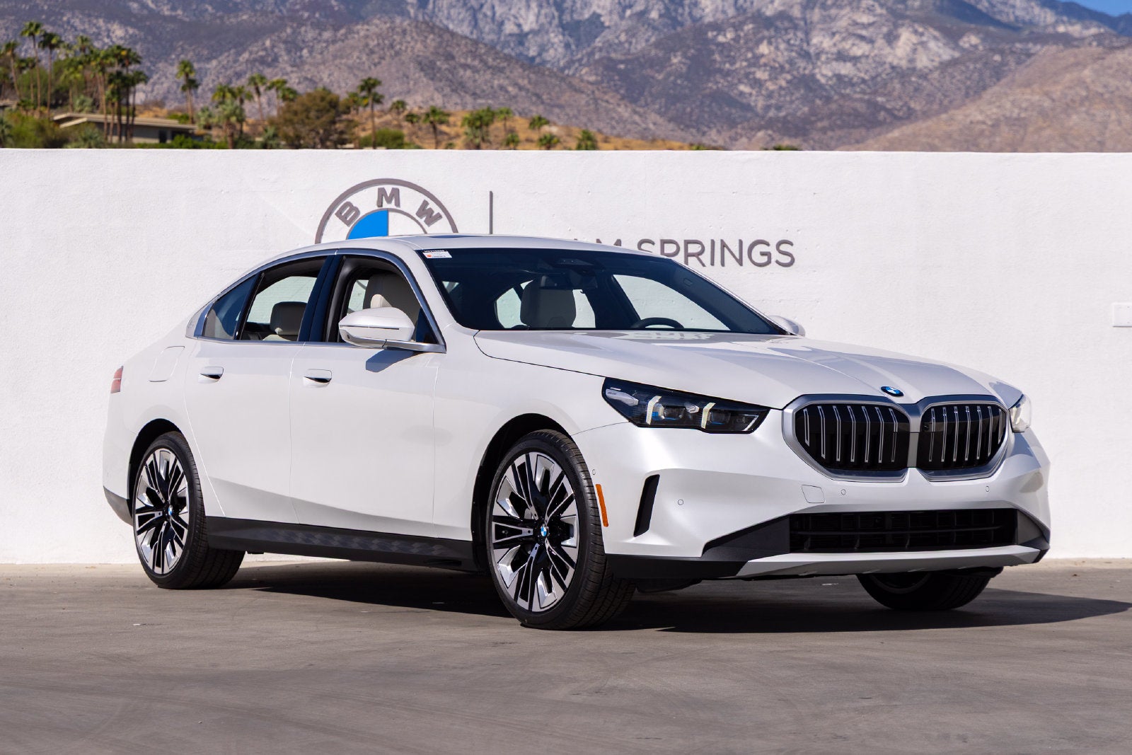 2027 BMW 530i 530i