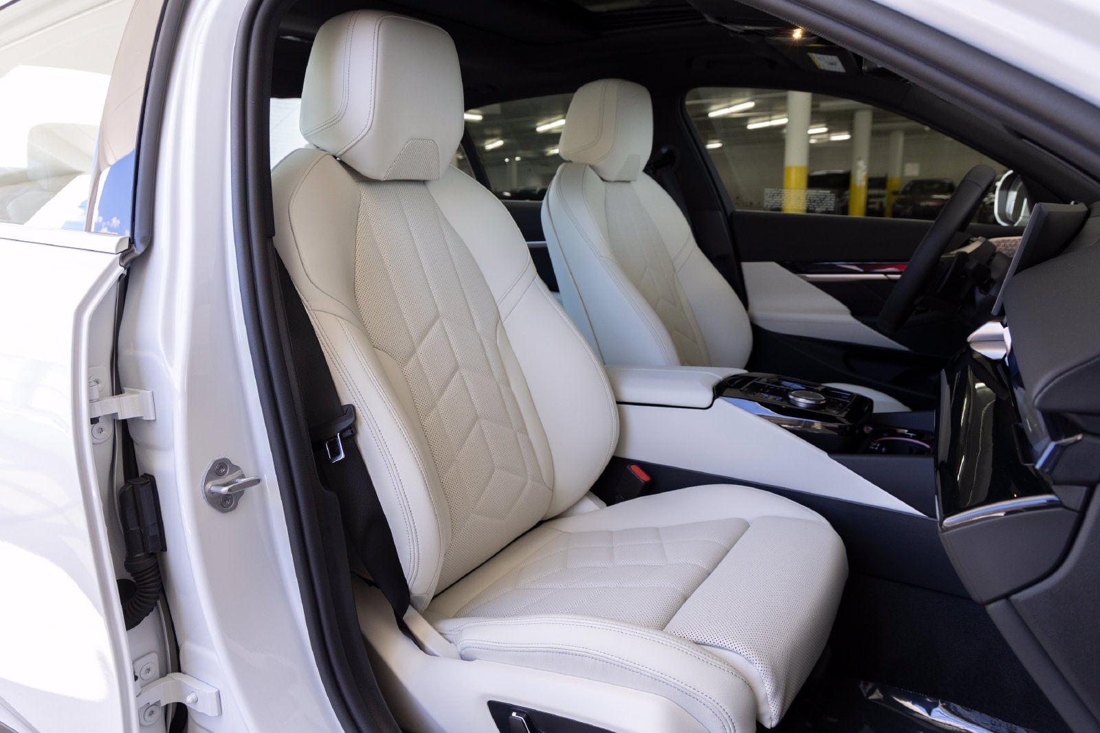 2027 BMW 530i 530i