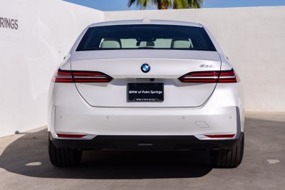 2027 BMW 530i 530i