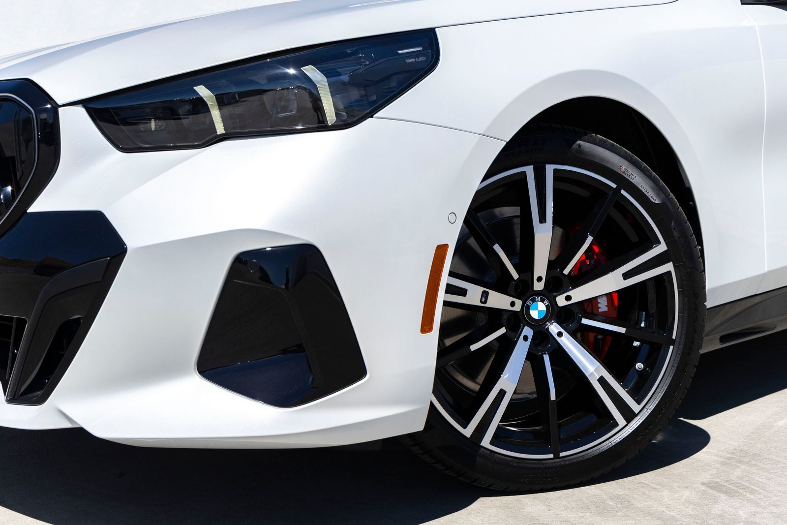 2027 BMW 530i 530i