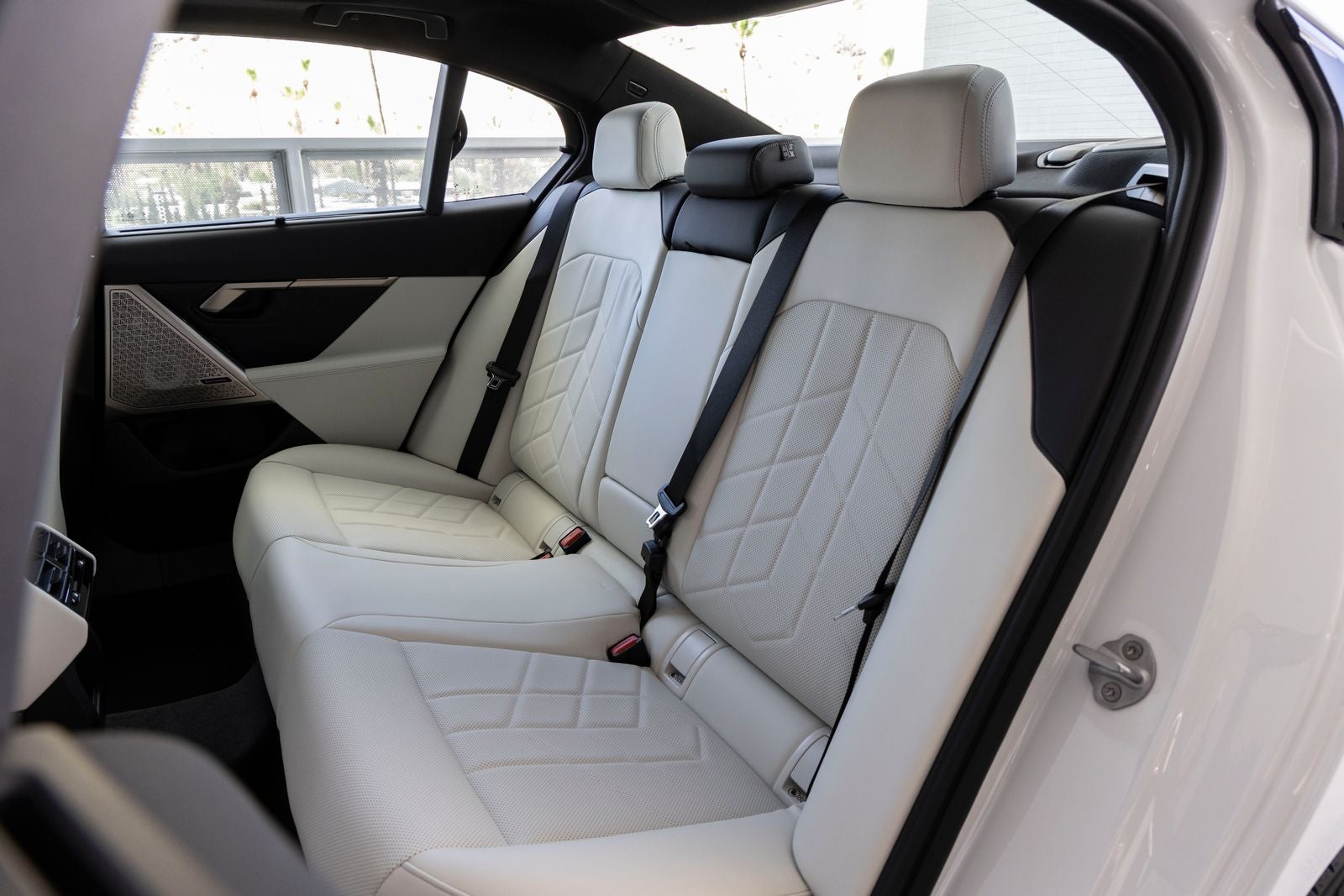 2027 BMW 530i 530i