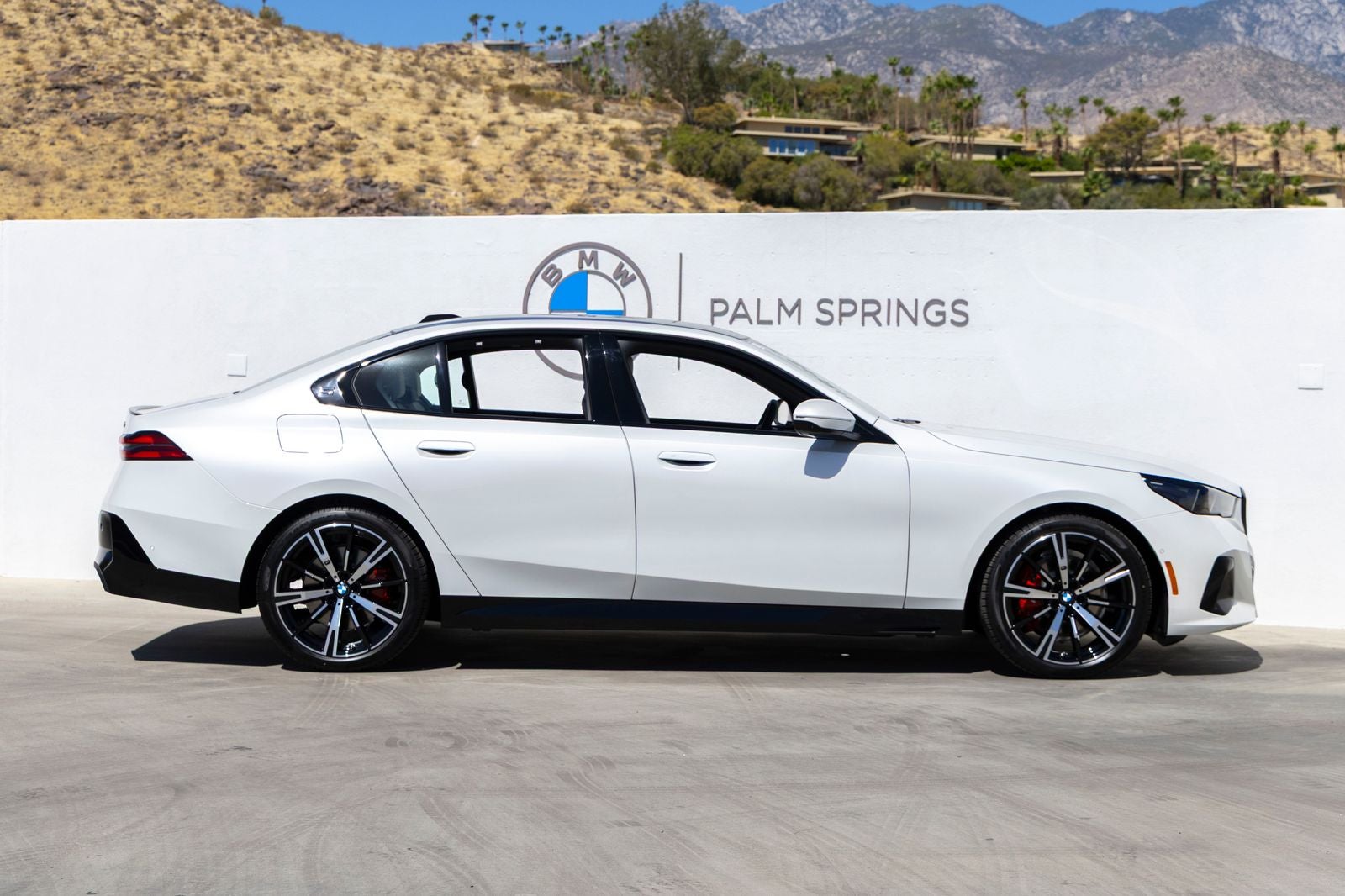 2027 BMW 530i 530i