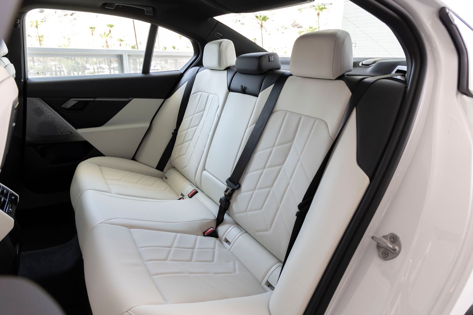 2027 BMW 530i 530i