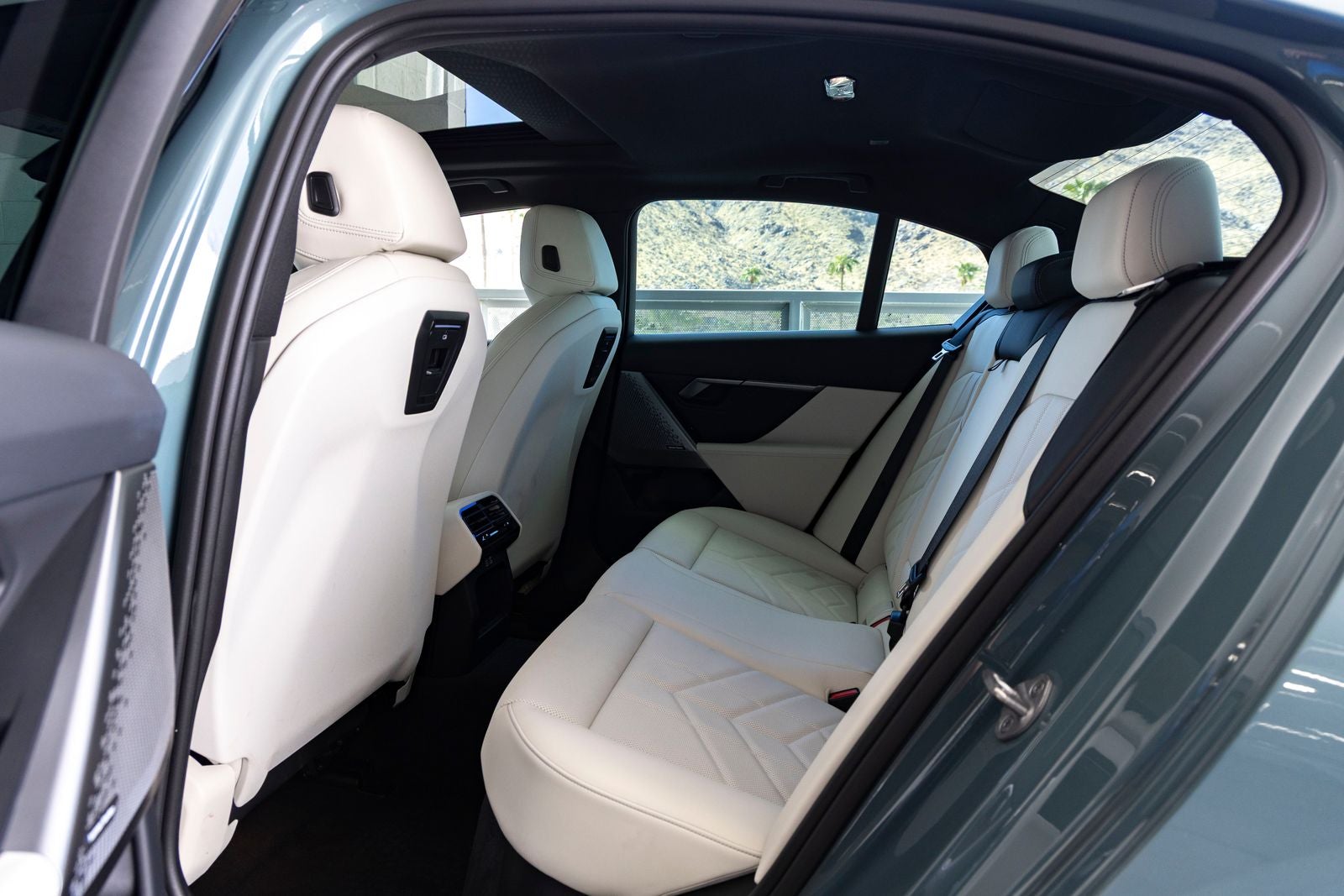 2024 BMW 530i 530i