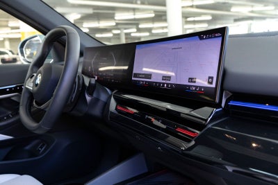 2024 BMW 530i 530i