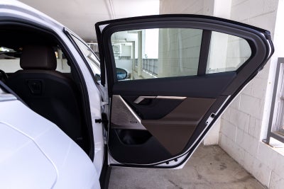 2027 BMW 530i 530i