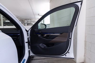 2027 BMW 530i 530i