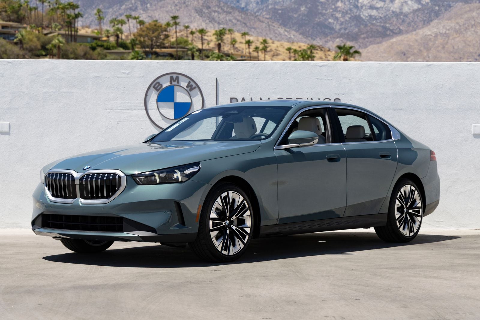 2027 BMW 530i 530i