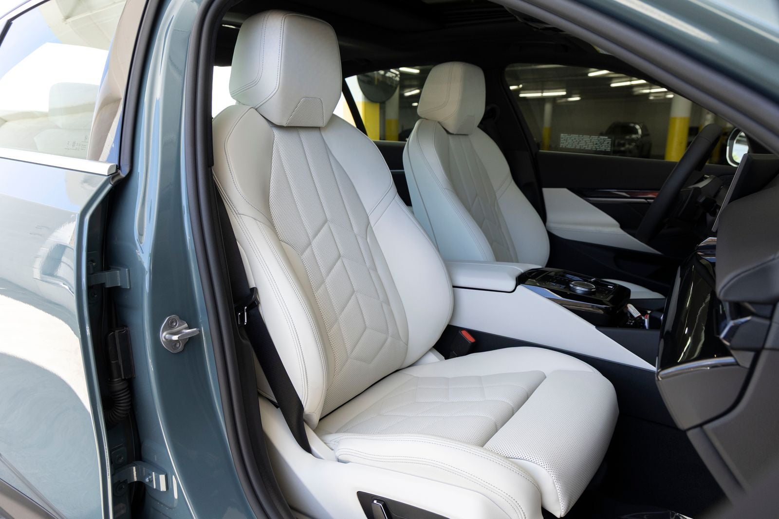 2027 BMW 530i 530i