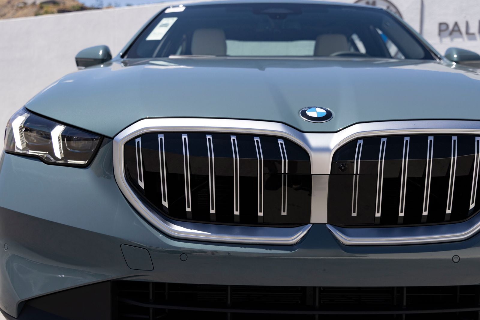 2027 BMW 530i 530i