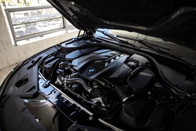 2026 BMW 850i M850i xDrive