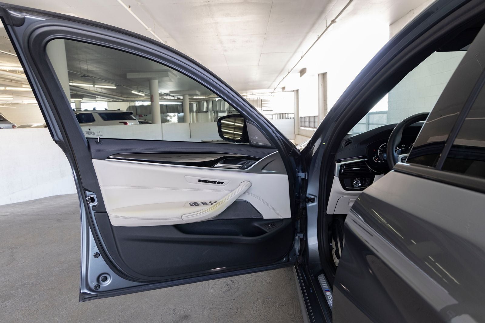 2019 BMW 5 Series M550i - Photo 15