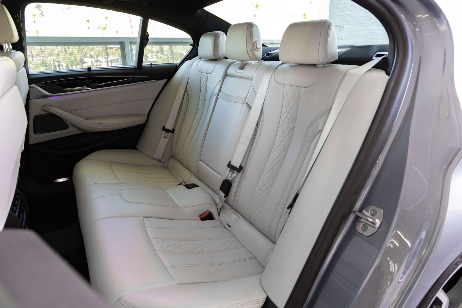 2019 BMW 5 Series M550i - Photo 25