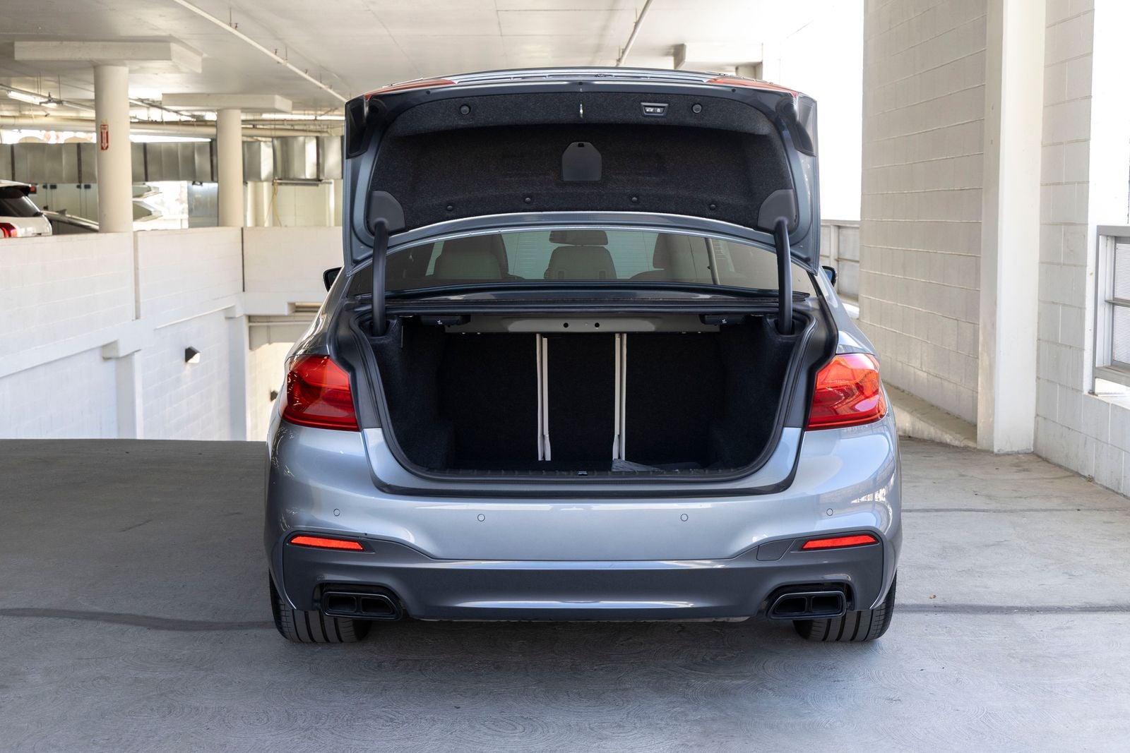 2019 BMW 5 Series M550i - Photo 26