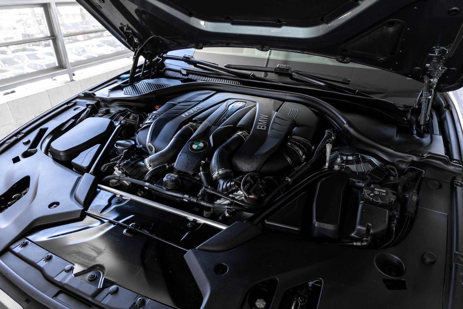 2019 BMW 5 Series M550i - Photo 37