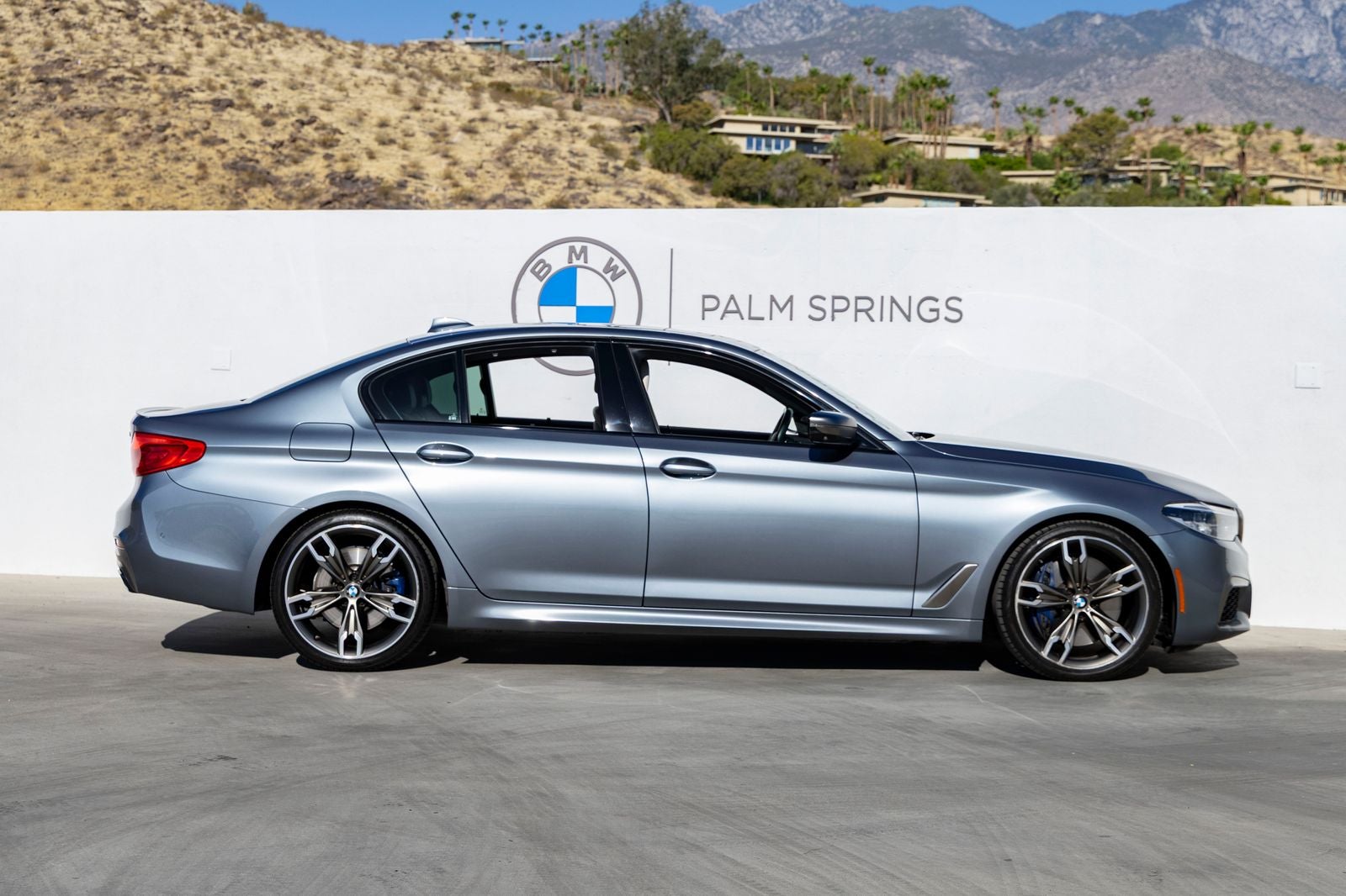 2019 BMW 5 Series M550i - Photo 6