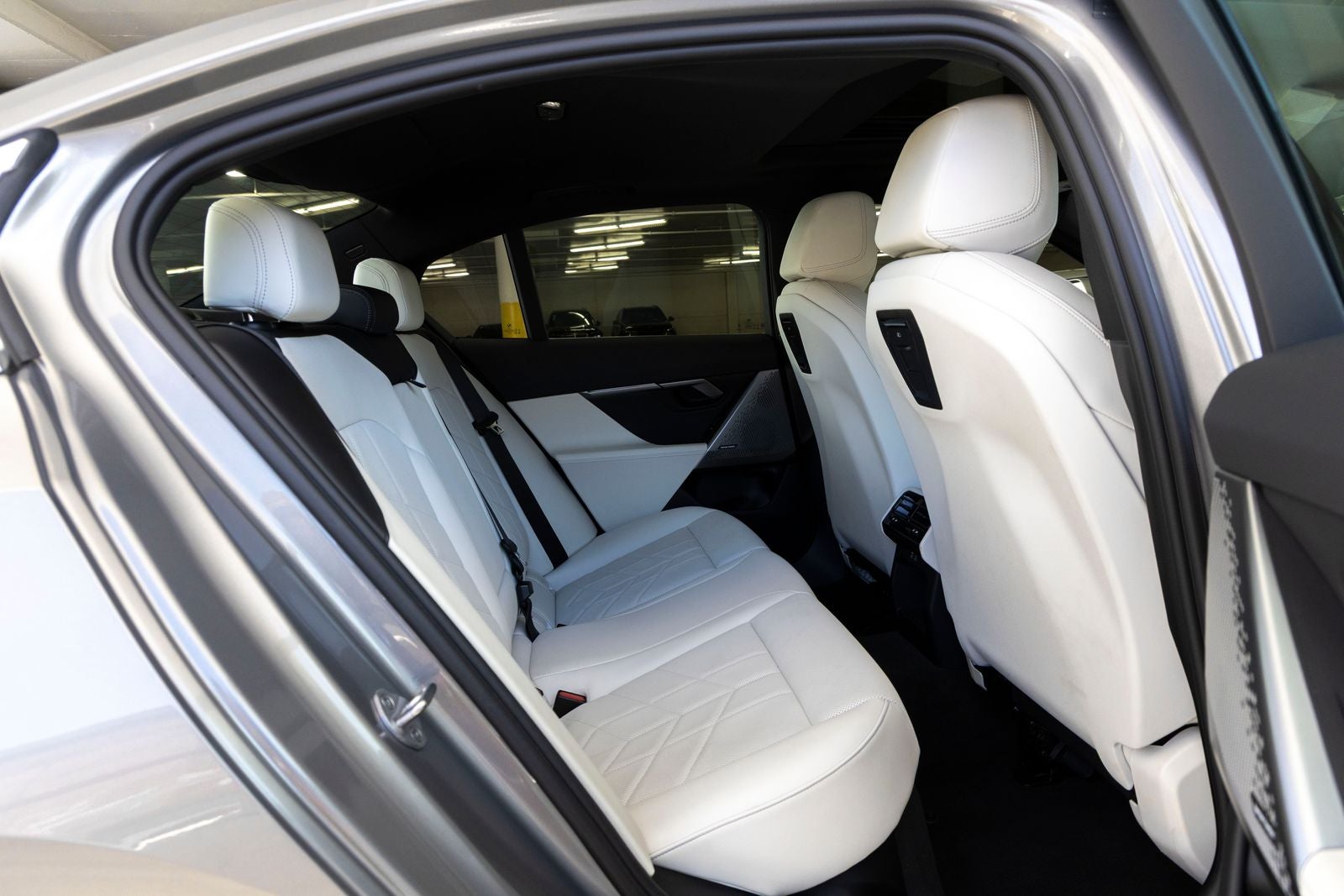 2025 BMW i5 eDrive40 eDrive40
