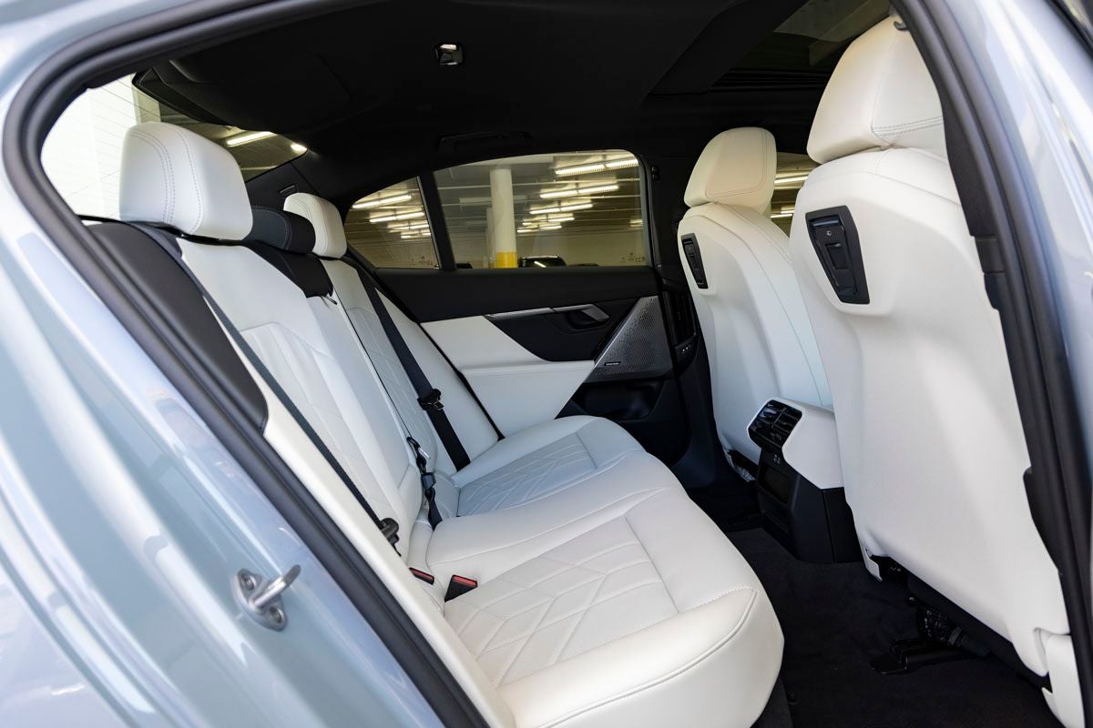 2027 BMW i5 xDrive40
