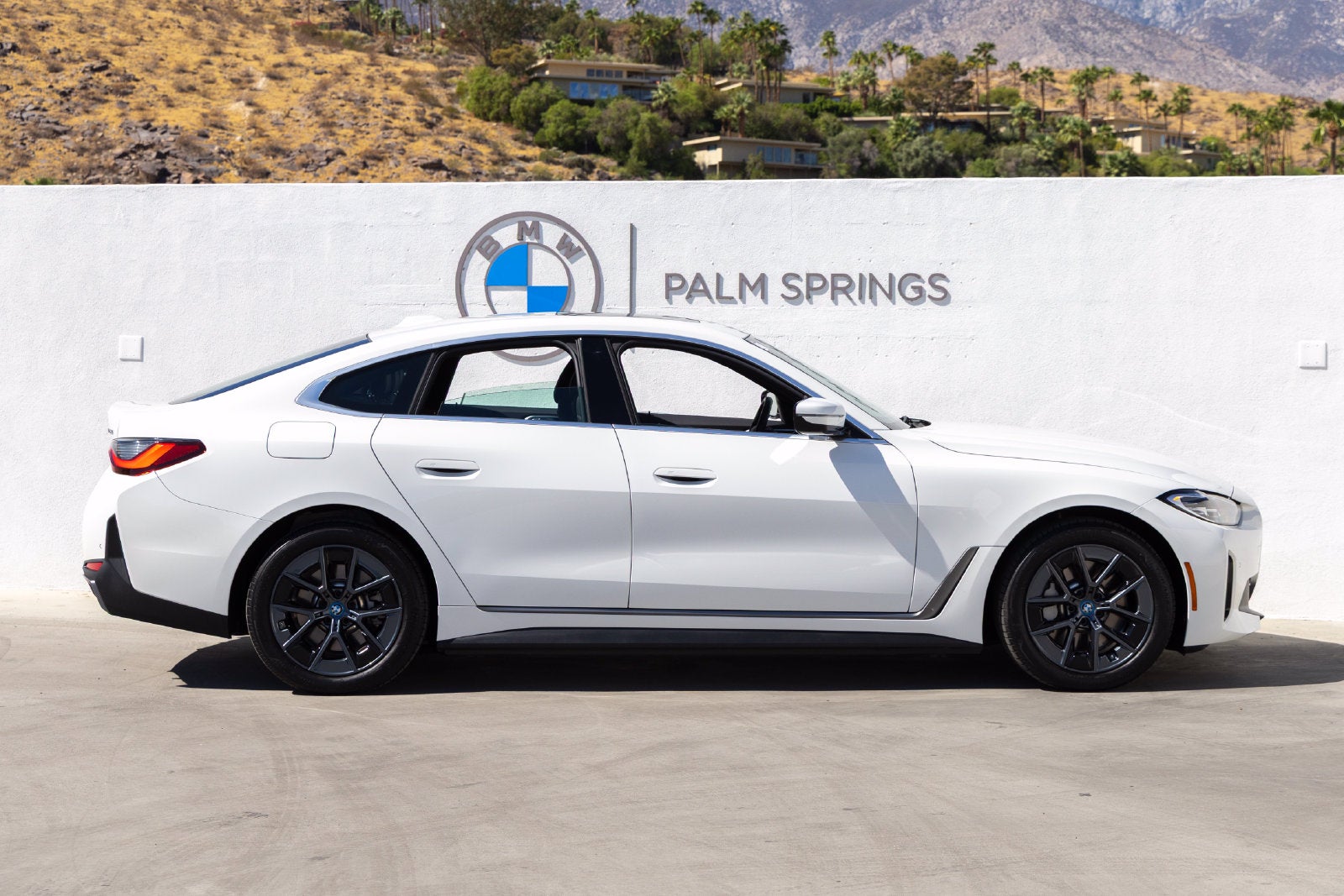 2024 BMW i4 35 - Photo 6