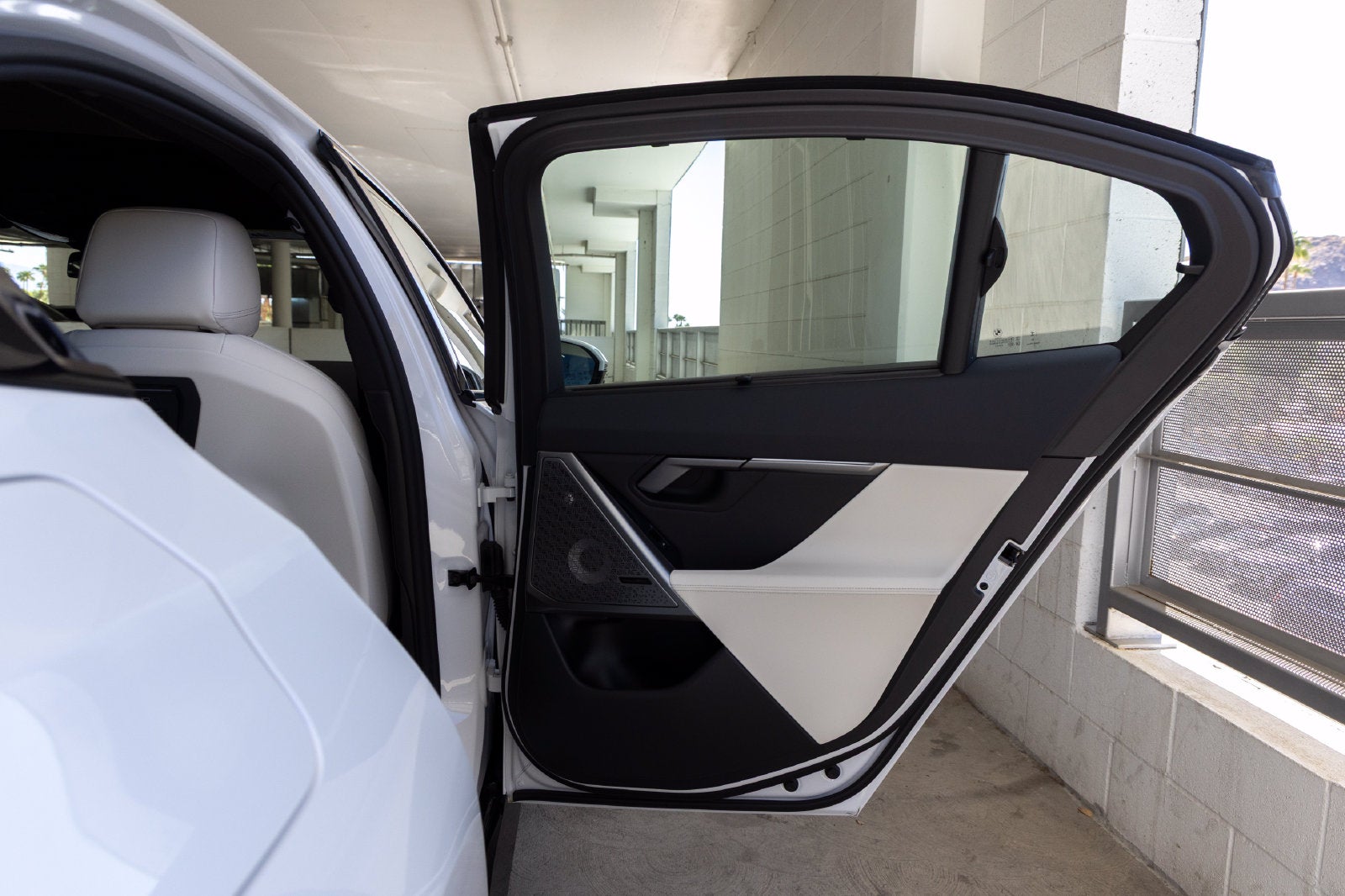 2027 BMW i5 eDrive40