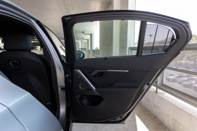 2027 BMW i5 eDrive40