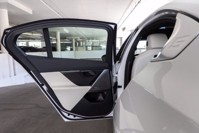 2027 BMW i5 eDrive40
