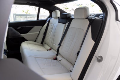 2027 BMW i5 eDrive40