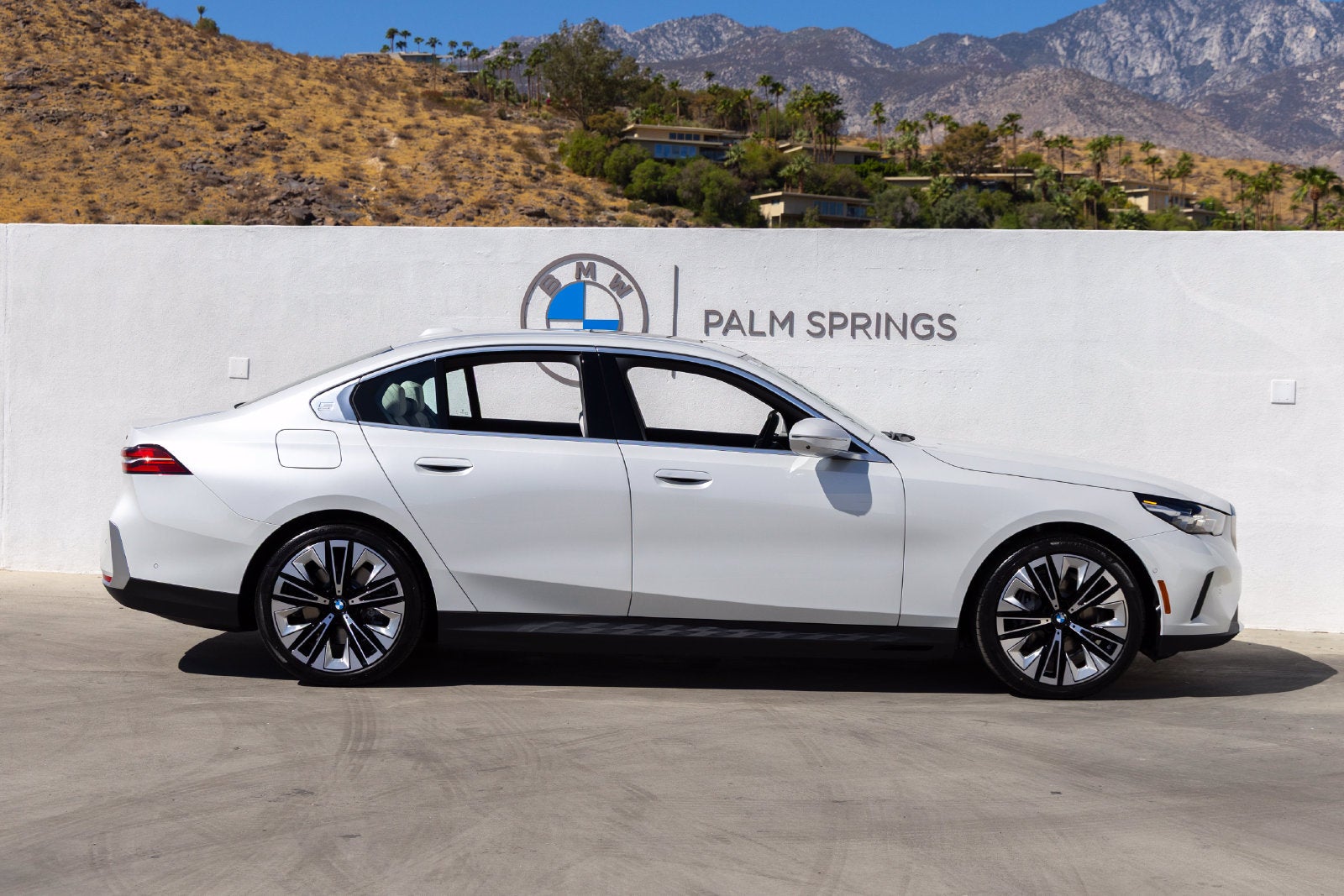 2027 BMW i5 eDrive40