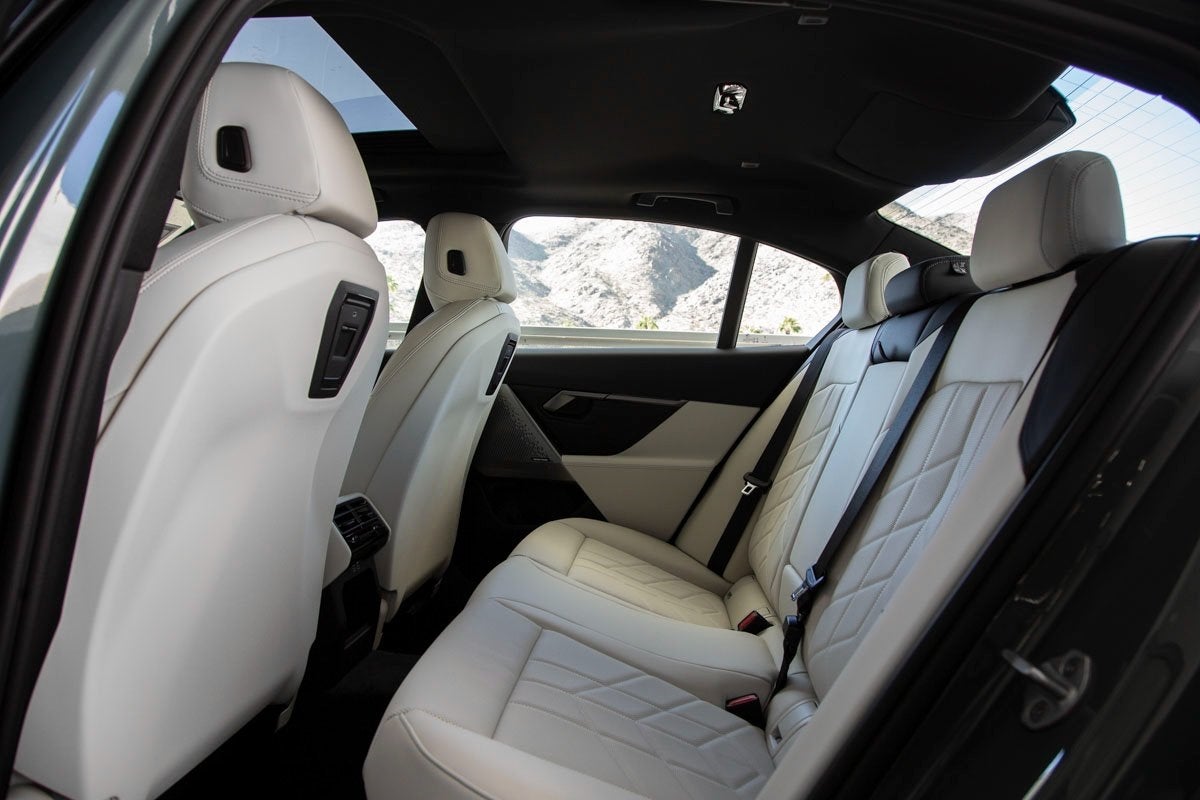 2026 BMW i5 eDrive40