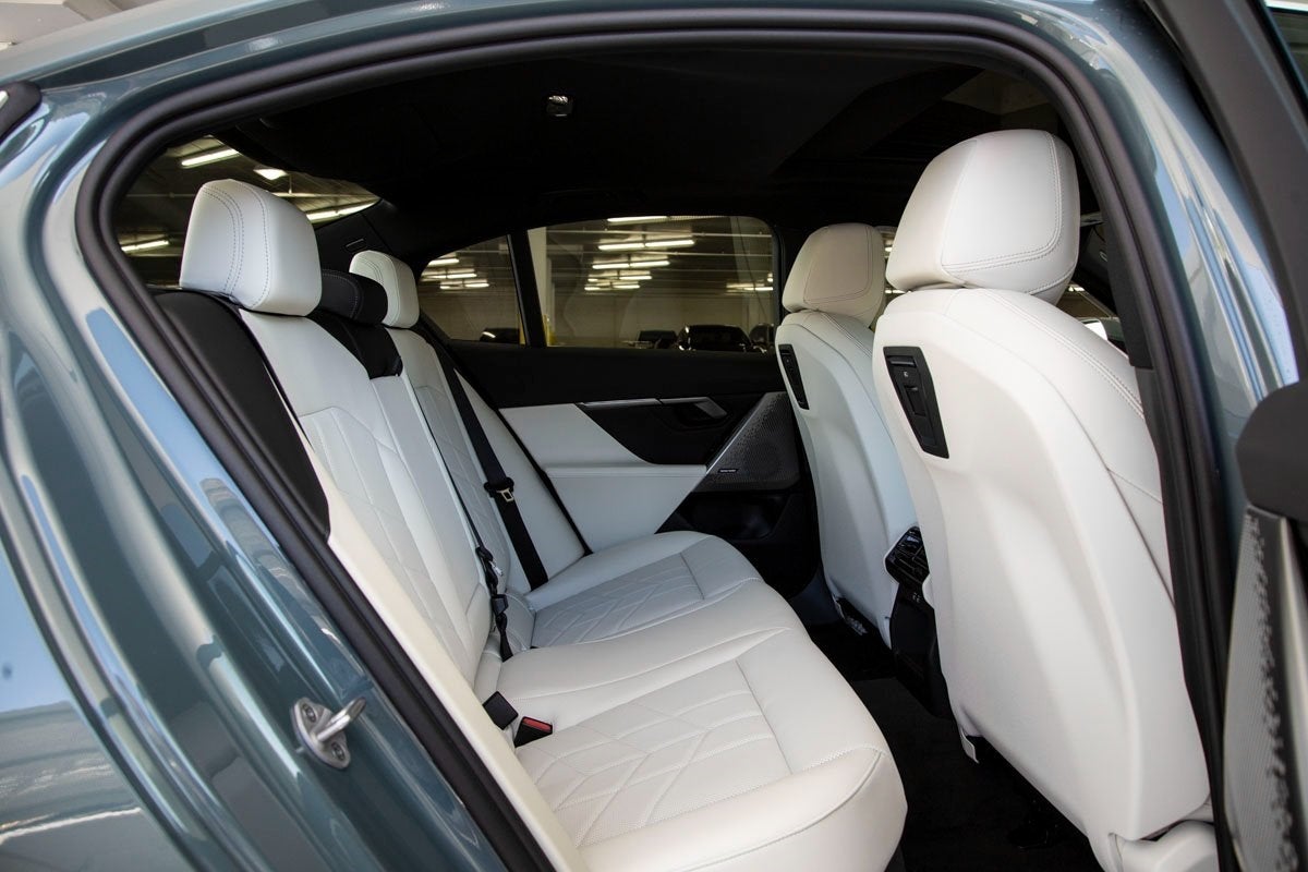 2026 BMW i5 eDrive40