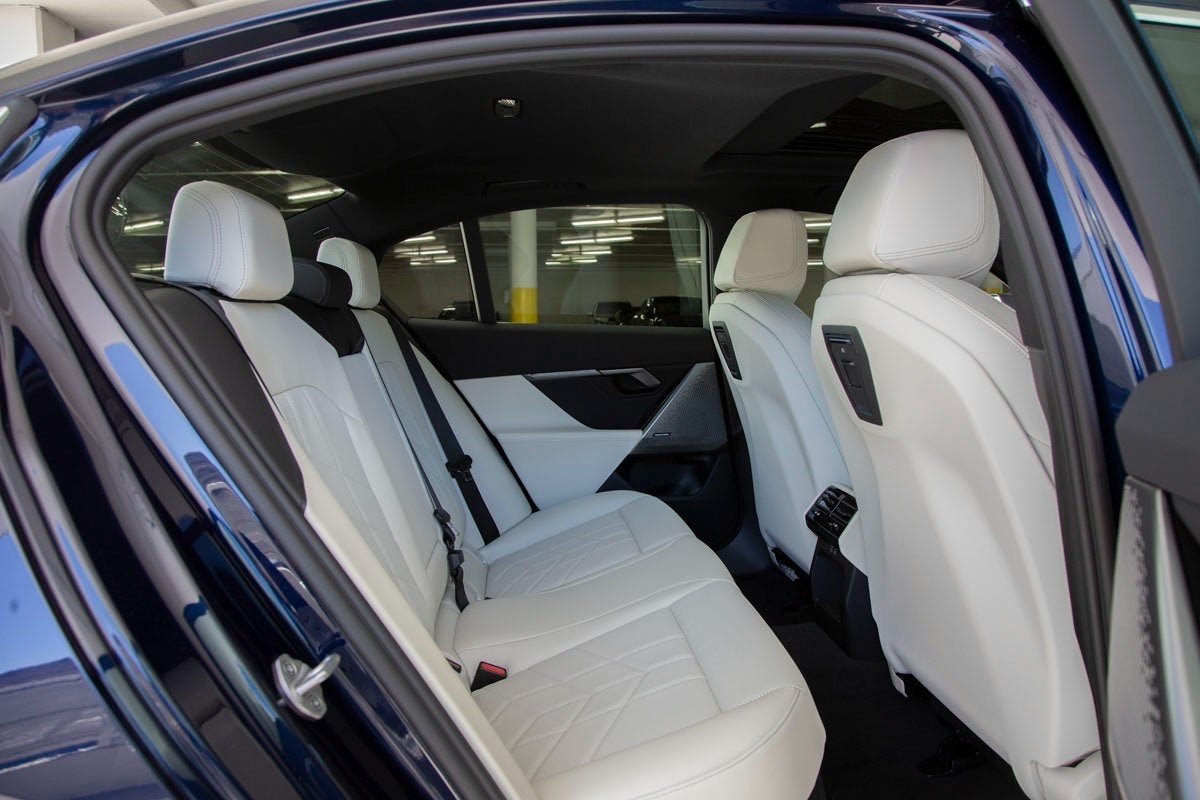 2026 BMW i5 eDrive40