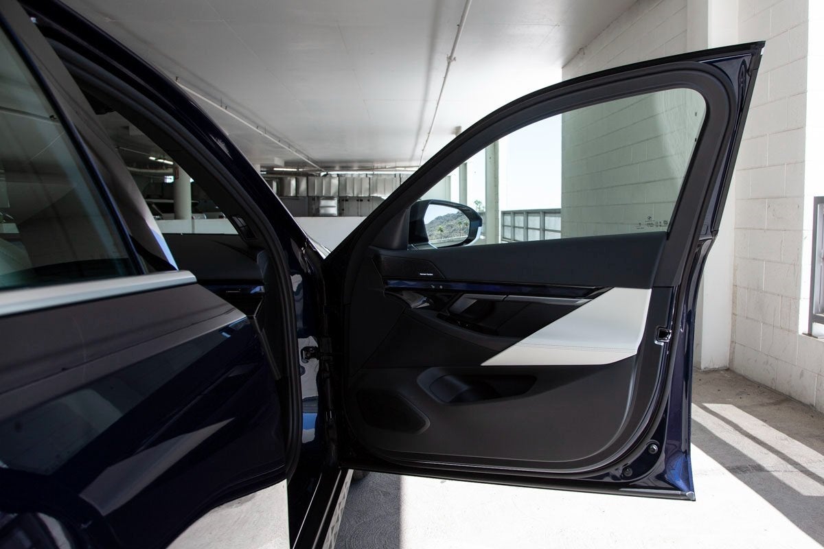 2026 BMW i5 eDrive40