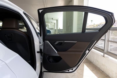 2027 BMW i5 eDrive40