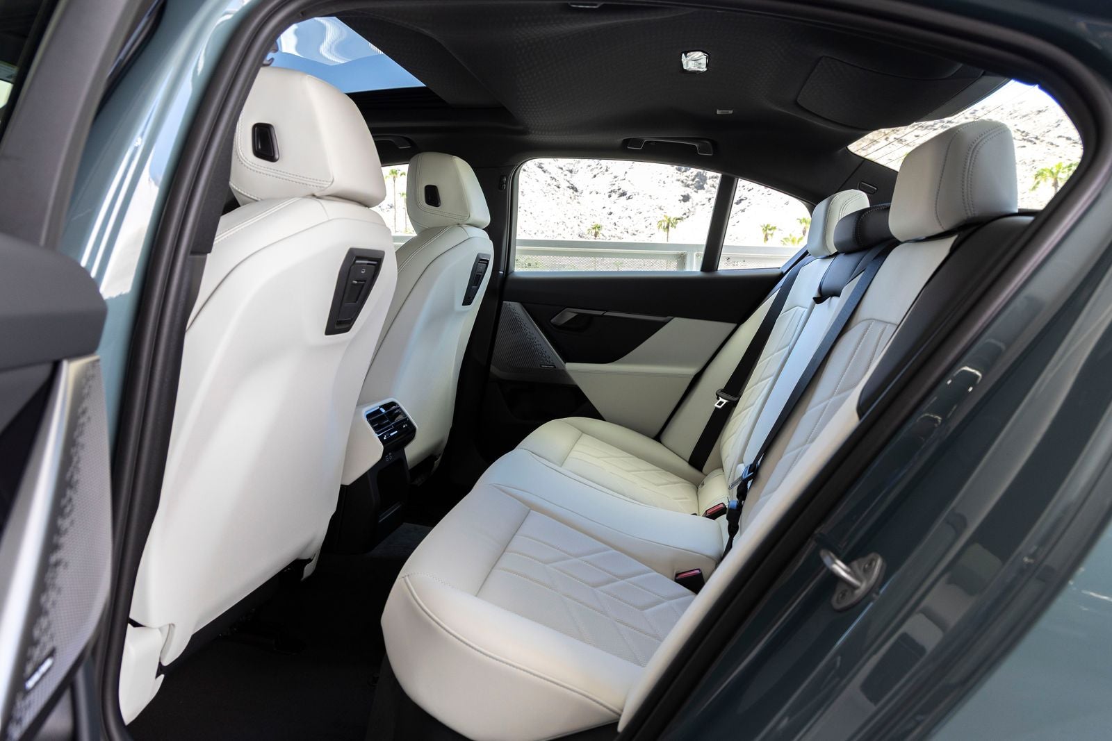 2027 BMW i5 eDrive40