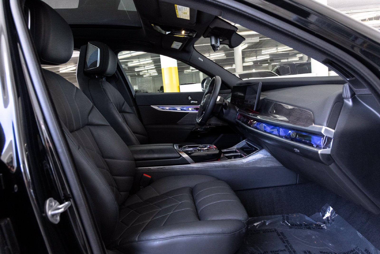 2024 BMW i7 M70 M70