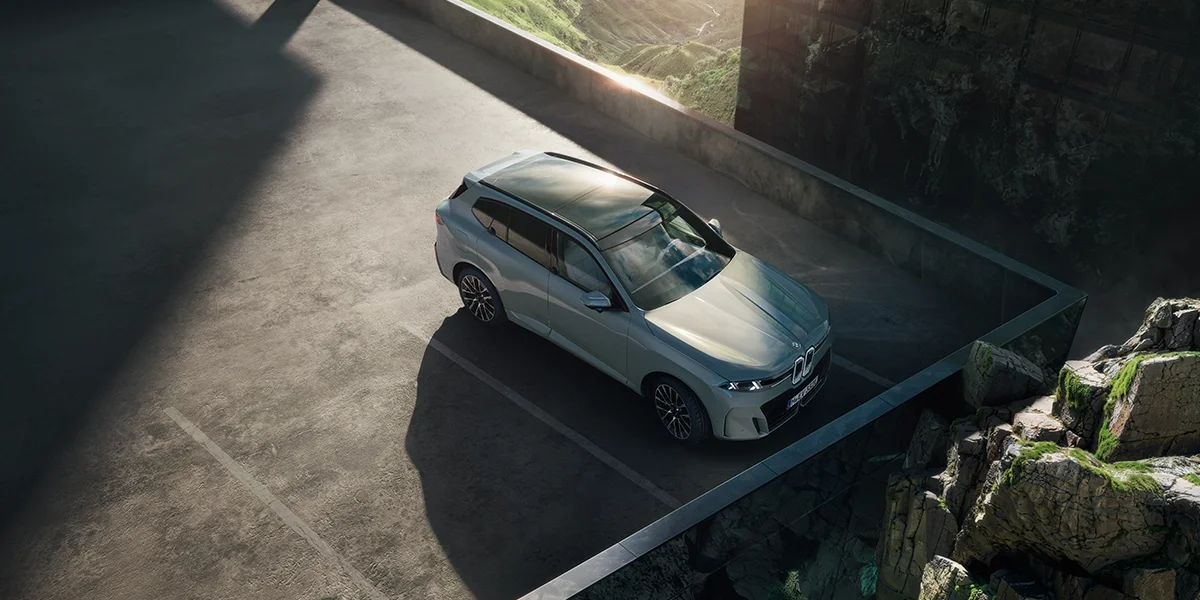 Side profile view of 2027 BMW X5.
